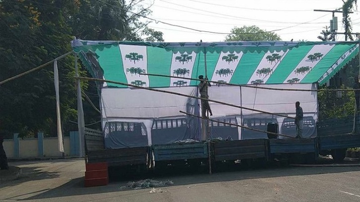 আ. লীগ নিষিদ্ধের দাবিতে মহাসমাবেশের ডাক, চলছে মঞ্চ তৈরির কাজ আ. লীগ নিষিদ্ধের দাবিতে মহাসমাবেশের ডাক, চলছে মঞ্চ তৈরির কাজ