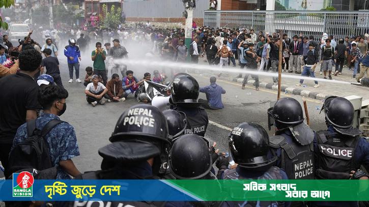 নেপালে বিক্ষোভে ভয়াবহ সহিংসতা, নিহত বেড়ে ১৯
