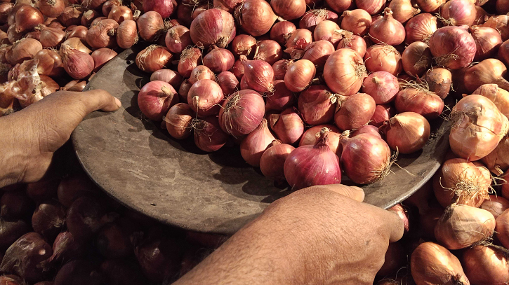 সীমিত আকারে পেঁয়াজ আমদানির সিদ্ধান্ত