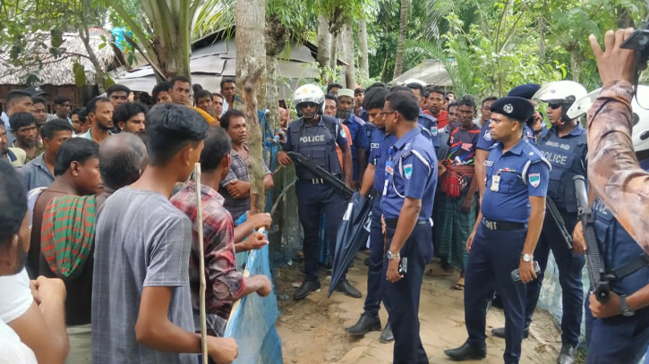 সাতক্ষীরায় নির্বাচন পরবর্তী সহিংসতায় বাড়ি-ঘর ভাঙচুর, আহত ৫ সাতক্ষীরায় নির্বাচন পরবর্তী সহিংসতায় বাড়ি-ঘর ভাঙচুর, আহত ৫