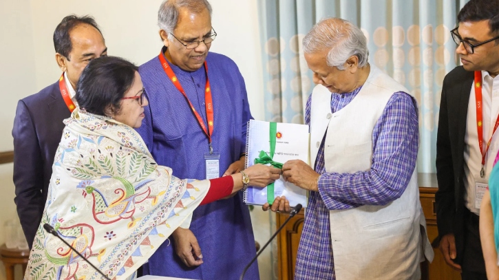 গণমাধ্যম সংস্কার কমিশনের প্রস্তাব নিয়ে যা বললেন প্রধান উপদেষ্টা গণমাধ্যম সংস্কার কমিশনের প্রস্তাব নিয়ে যা বললেন প্রধান উপদেষ্টা