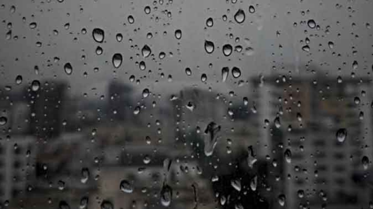 ঢাকাসহ সারাদেশে হতে পারে বৃষ্টি, কমবে তাপমাত্রা  