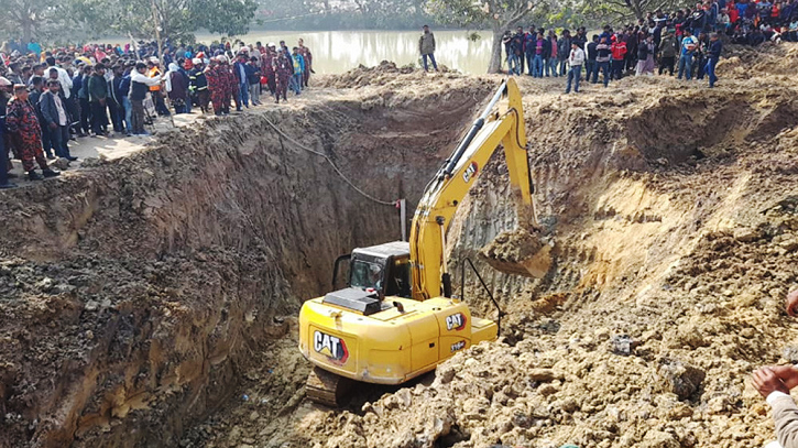 ৪৫ ফুট গর্ত করেও মেলেনি সাজিদের সন্ধান, নতুন সিদ্ধান্ত ফায়ার সার্ভিসের