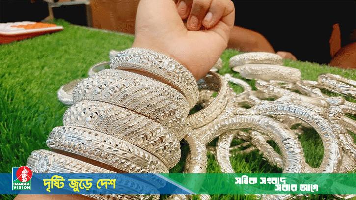 স্বর্ণের পর এবার রুপার দামেও নতুন রেকর্ড