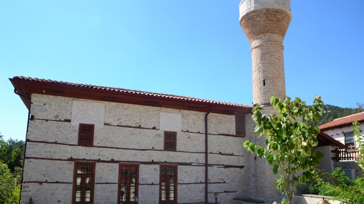 তুরস্কে খুলে দেওয়া হলো ৬০০ বছরের পুরোনো মসজিদ