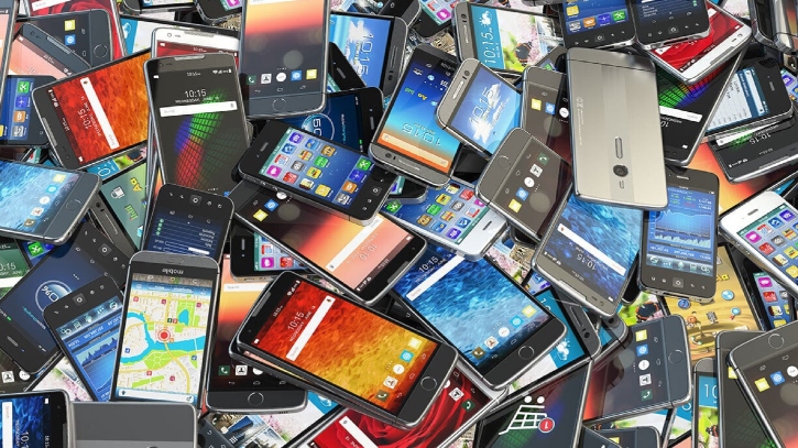 ১৬ ডিসেম্বর থেকে অনিবন্ধিত মুঠোফোন বন্ধে সরকারের কঠোর অবস্থান 