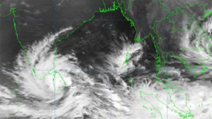 ধেয়ে আসছে আরেক ঘূর্ণিঝড়, বন্দরে সতর্কতা 
