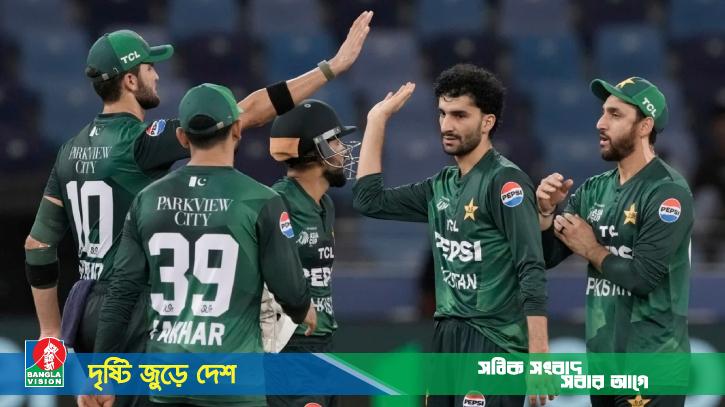 পাকিস্তানের বোলিং তোপে ৬৭-তে গুটিয়ে গেলো ওমান