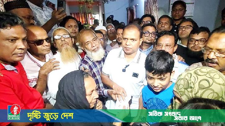 বগুড়ায় সন্ত্রাসীদের হাতে নিহত যুবদল নেতার পরিবারের পাশে তারেক রহমান
