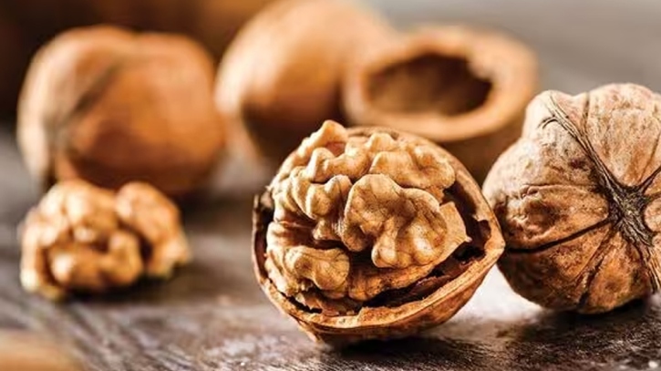 যেসব কারণে পুষ্টিগুণে ভরপুর আখরোট রাখবেন খাদ্য তালিকায় 