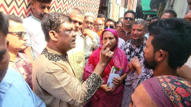 কেডিসিতে অগ্নিকাণ্ডে ক্ষতিগ্রস্ত পরিবারের পাশে আবু নাসের রহমাতুল্লাহ