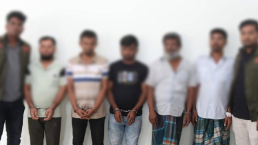 সাবেক পুলিশ কর্মকর্তার বাড়িতে ডাকাতি, অস্ত্রসহ গ্রেফতার ৫