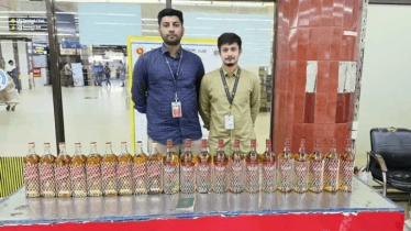 শাহজালাল বিমানবন্দরে ৭ দিনে ১১ অভিযানে কোটি টাকার মদ ও সোনা জব্দ 