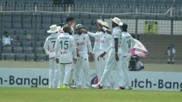 লাঞ্চ বিরতির আগে টাইগার শিবিরে স্বস্তি