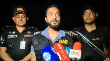 কুমিল্লায় দেশীয় অস্ত্র ও এয়ারগানসহ যুবক আটক