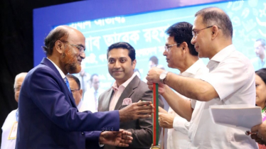গুণী শিক্ষকের সম্মাননা পেলেন নোবিপ্রবি অধ্যাপক ড. বেলাল হোসাইন