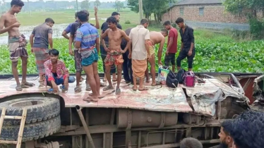 খুলনায় বাস-ট্রাক সংঘর্ষে প্রাণ গেল ৩ জনের খুলনায় বাস-ট্রাক সংঘর্ষে প্রাণ গেল ৩ জনের