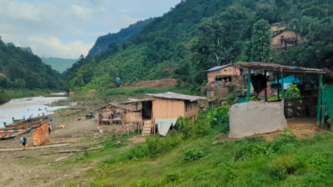 বান্দরবানের তিন্দু সড়কে পর্যটকবাহী যান চলাচল বন্ধ ঘোষণা