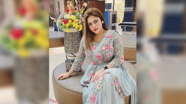 মেকআপ আর্টিস্ট থেকে গায়িকা রুপা আক্তার