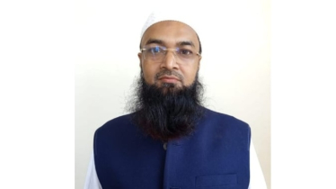 দুর্নীতিবাজ কর্মকর্তা অপরাধী হলে বিচার হবে না কেন?