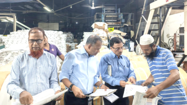 পাঠ্যবই ছাপার অগ্রগতি দেখতে ছাপাখানায় প্রধানমন্ত্রীর বিশেষ সহকারী