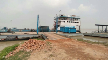 পদ্মায় তীব্র স্রোতে আবারও ধাওয়াপাড়া-নাজিরগঞ্জ নৌরুটে ফেরি চলাচল বন্ধ