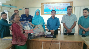 রামগড়ে দুর্গাপূজায় অসহায় ৫০ সনাতনী নারীকে শাড়ি উপহার