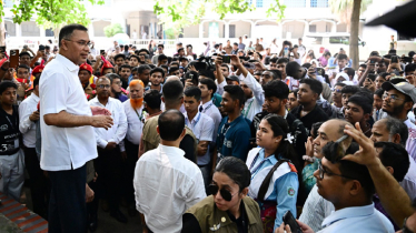 সাড়ে চার ঘণ্টায় ১৩ স্পট পরিদর্শন প্রধানমন্ত্রীর, হাসপাতাল-শিক্ষাপ্রতিষ্ঠান থেকে কোয়ার্টার