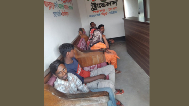 পুশইন হওয়া ৬ জন বাসে উঠতে গিয়ে স্থানীয়দের হাতে আটক