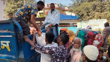 নিয়মিত দরিদ্রের তালিকায় যুক্ত হচ্ছেন সীমিত আয়ের মানুষ