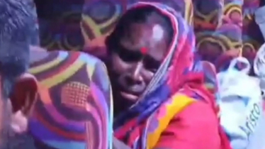 ছেলের কাছে পাওনা টাকার জন্য মা’কে তুলে নিয়ে জিম্মি, অতঃপর...