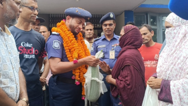 ওসির বিদায় অনুষ্ঠানে ব্যতিক্রমী আয়োজন, উপহার নিয়ে হাজির স্থানীয়রা ওসির বিদায় অনুষ্ঠানে ব্যতিক্রমী আয়োজন, উপহার নিয়ে হাজির স্থানীয়রা