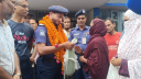 ওসির বিদায় অনুষ্ঠানে ব্যতিক্রমী আয়োজন, উপহার নিয়ে হাজির স্থানীয়রা ওসির বিদায় অনুষ্ঠানে ব্যতিক্রমী আয়োজন, উপহার নিয়ে হাজির স্থানীয়রা