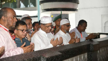 সিলেটে পৌঁছে দুই মাজার জিয়ারত করলেন রাষ্ট্রপতি