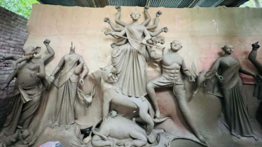 কুষ্টিয়ায় দ্বন্দের জেরে প্রতিমা ভাঙচুর