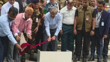 বঙ্গভবনের সিংহ পুকুরে ৪০০ কেজি মাছের পোনা অবমুক্ত করলেন রাষ্ট্রপতি