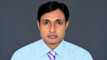 প্রটোকল ভেঙে প্রধানমন্ত্রীকে জড়িয়ে ধরার চেষ্টা, রাজশাহী বিভাগীয় কমিশনারকে স্ট্যান্ড রিলিজ