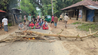 রাঙামাটি ও খাগড়াছড়িতে ছাত্র-জনতা সংগ্রাম পরিষদের অর্ধদিবস সড়ক অবরোধ চলছে