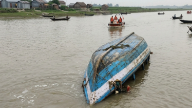 দাওয়াতে যাওয়ার পথে গঙ্গায় নৌকাডুবি, শিশুসহ নিহত ১৩