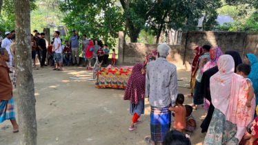 দুর্ঘটনার পর এক ঘণ্টা সড়কেই পড়ে ছিলেন স্বামী-স্ত্রী, অতঃপর...