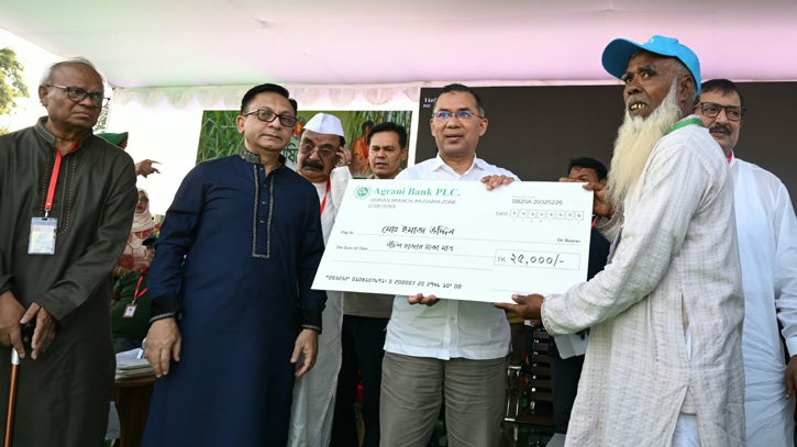 বিসমিল্লাহ্ বলে আখচাষিদের প্রণোদনা কর্মসূচির উদ্বোধন করলেন প্রধানমন্ত্রী