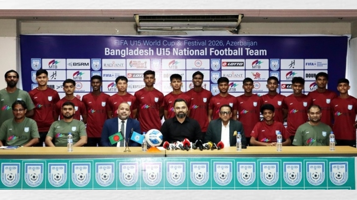 বিশ্বকাপ খেলতে যাওয়া ফুটবলারদের আবদার পূরণ করলেন ক্রীড়া প্রতিমন্ত্রী