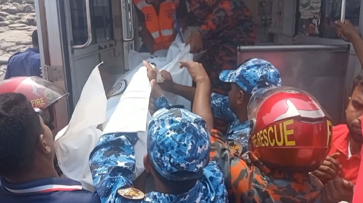 বাসডুবির ঘটনায় নিহতে বেড়ে ২৬, পরিচয় মিলেছে ২৪ জনের বাসডুবির ঘটনায় নিহতে বেড়ে ২৬, পরিচয় মিলেছে ২৪ জনের