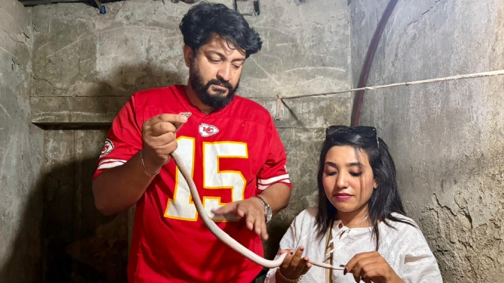 মোহাম্মদপুরে ভবন থেকে নির্বিষ সাপ উদ্ধার মোহাম্মদপুরে ভবন থেকে নির্বিষ সাপ উদ্ধার