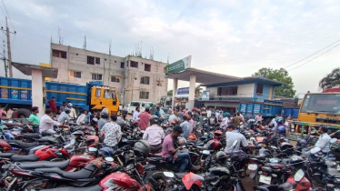 তেলের জন্য দীর্ঘ সারি, সময় নির্ধারণ করতে চান পাম্প মালিকরা