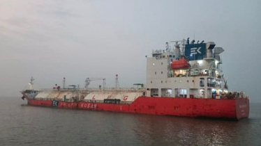 যুদ্ধের মধ্যে হরমুজ পেরিয়ে দেশে এলো এলপিজিবাহী ট্যাংকার