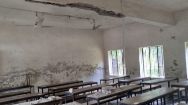 ক্লাস চলাকালে ছাদের পলেস্তারা ধসে ৭ শিক্ষার্থী আহত