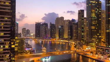 এবার দুবাই মেরিনাতে হামলা করলো ইরান 