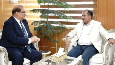 তথ্যমন্ত্রীর সঙ্গে পাকিস্তানের হাইকমিশনারের সাক্ষাৎ