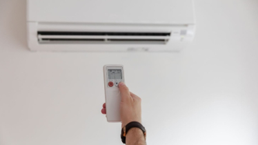 যেসব সতর্কতার অভাবে আপনার ঘরের এসি হতে পারে ‘টাইম বম্ব’